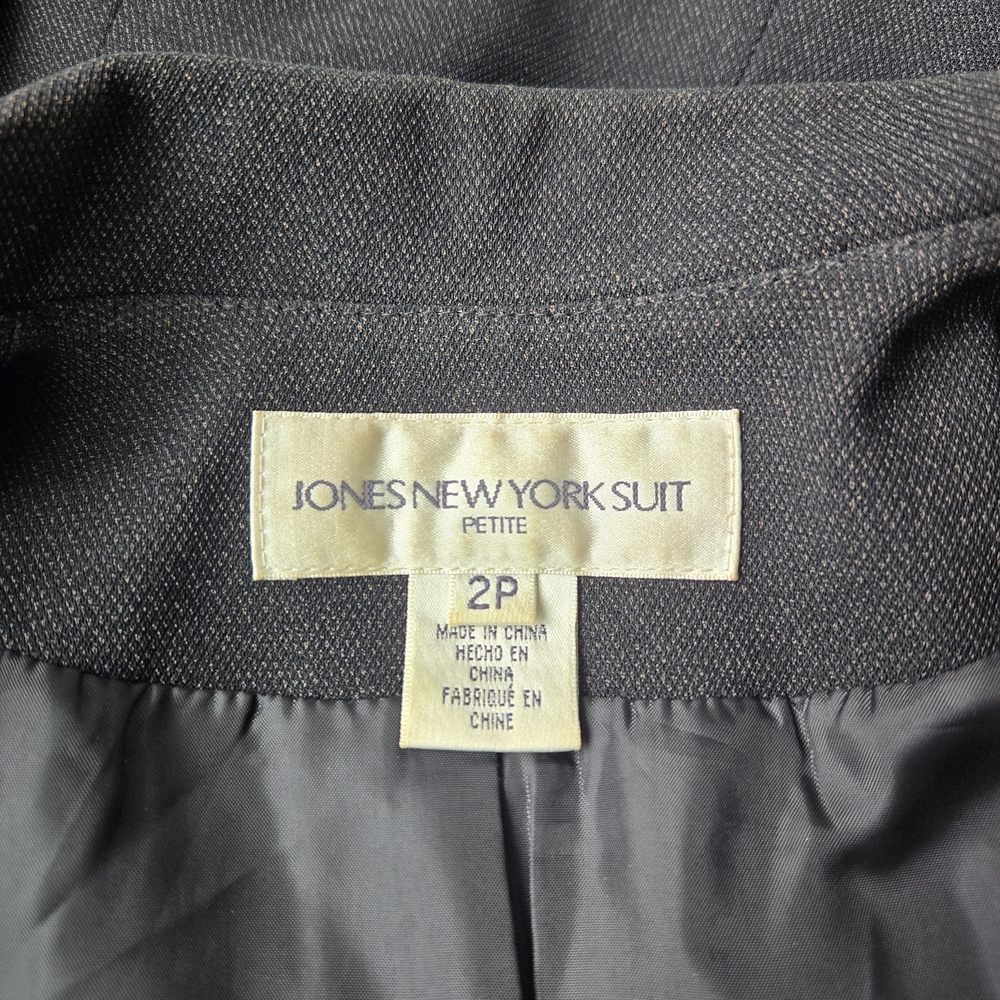 Jones New York Womens Charcoal Suit, Full Button Front Blazer & Trousers Sz 2P - Picture 5 of 8